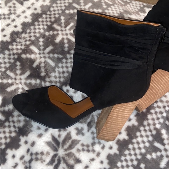 Black Open Toe Ankle Heels - Picture 3 of 6